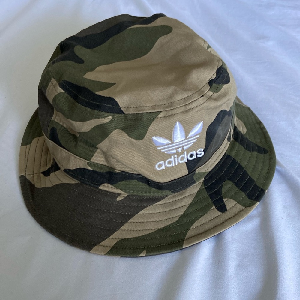 NWOT adidas bucket hat
